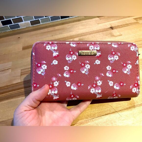 Kensie Handbags - Floral, Kensie, wallet, in good condition. It it a dark mauve color